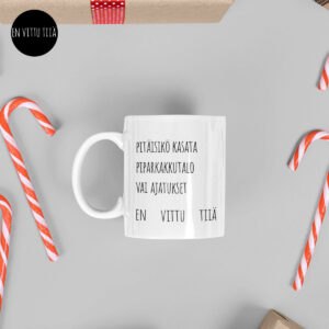 en-vittu-tiiä-muki_paskakauppa_joulumuki_piparkakkutalo