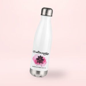 valkoinen termospullo jossa teksti "ei mitään paniikkia kaikki on vituillaan jo"